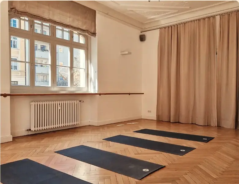 EG-Studio mit Fensterfront und Matten
